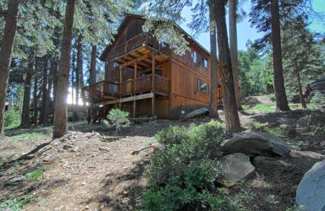LONG-TERM RENTAL: Upper Floor Unit in Duplex with Washer/Dryer & Wood Stove! photos photos