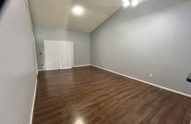 2169 Cypress Bay Boulevard - 1 Gallery 2