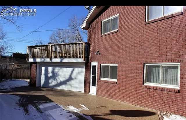 2220 Essex Lane Gallery 1