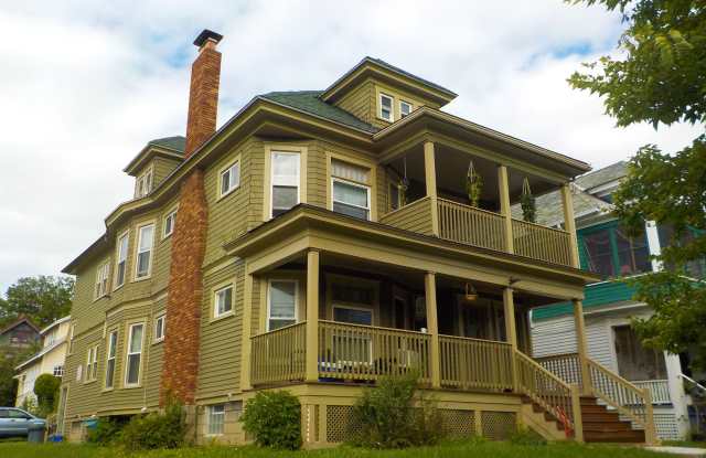 AVAILABLE 8/1/26 - Spacious First Floor Apartment For Rent photos photos