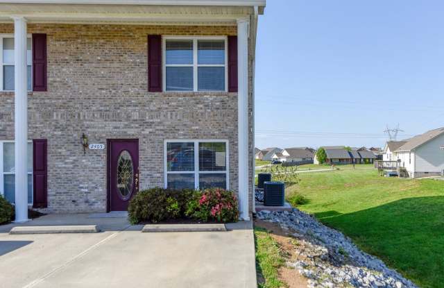 Maryville City 37801 - Very nice updated 2 bedroom, 1.5 bath townhome - Contact Troy Adams (865) 233-6949 - 2442 Hallerins Court, Maryville, TN 37801