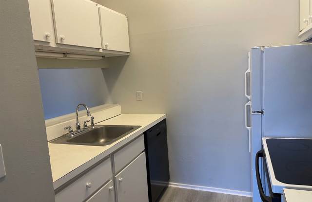 49 Warren St Apt A Gallery 4