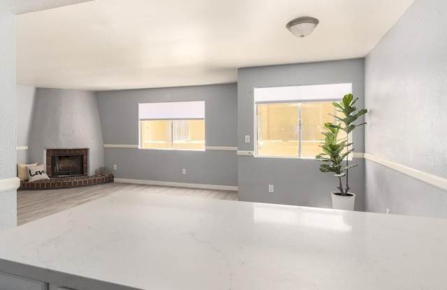 6943 E EARLL Drive Gallery 3