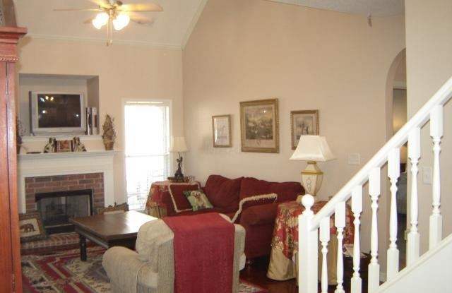 9274 N Fairmont Cir - 9274 North Fairmont Circle, Collierville, TN 38017