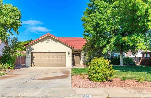 Great Find in Royal Oaks! photos photos