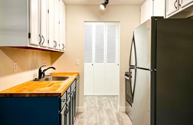 2800 Hillsboro Ave. N. #313, New Hope MN 55427 - 2800 Hillsboro Avenue North, New Hope, MN 55427