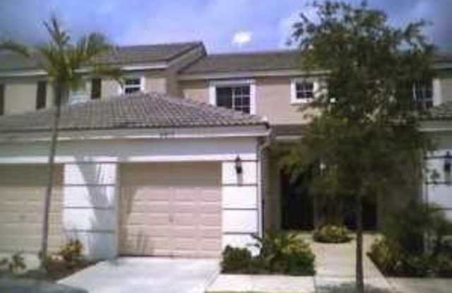 4871 Palmbrooke Circle E Gallery 1