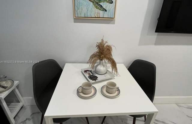 14930 NE 7th Ct Gallery 3
