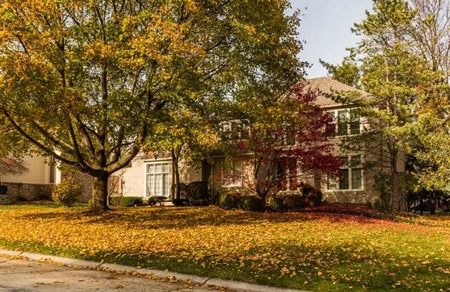 39365 PLUMBROOK Drive - 39365 Plumbrook Drive, Farmington Hills, MI 48331