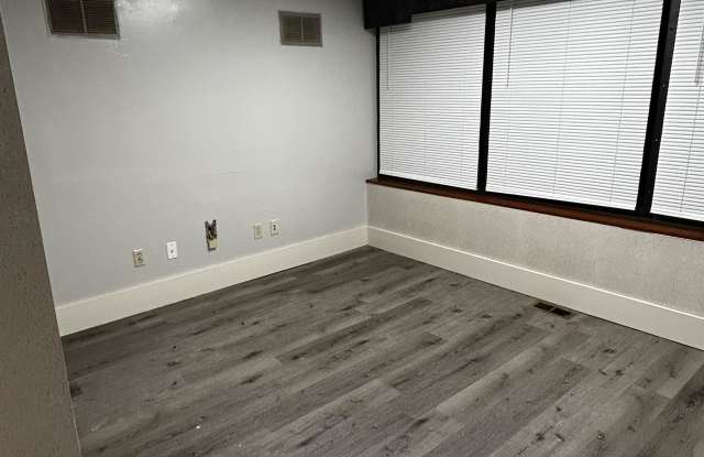 313 S Hickory -A photos photos