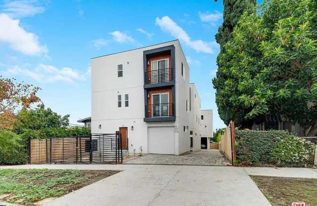 334 N Alexandria photos photos