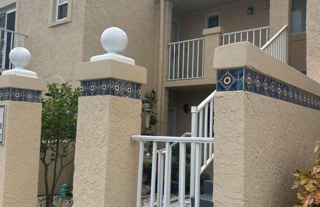 1627 SE GREEN ACRES Circle Gallery 1