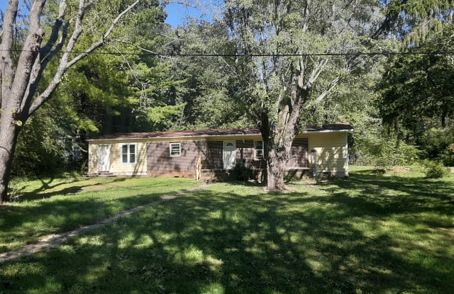 230 Northwest Avenue - 230 Northwest Avenue, Swannanoa, NC 28778