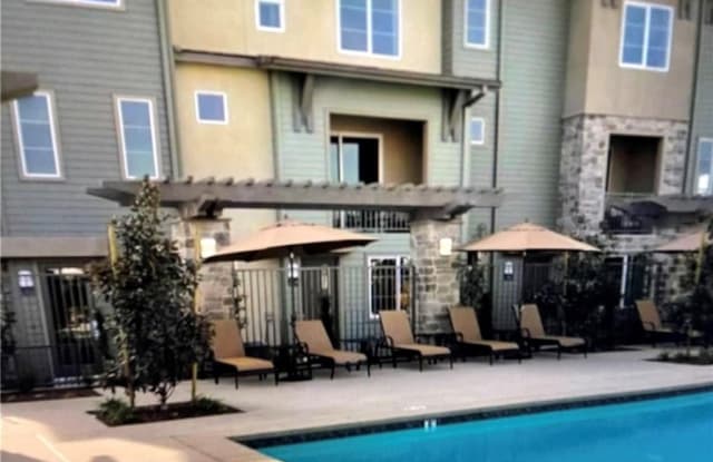 885 Savi Dr - 885 Savi Dr, Corona, CA 92880