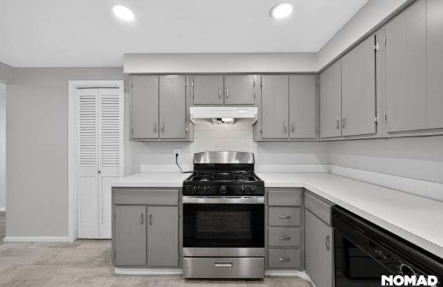 Charming 2BR Duplex in Loveland Gallery 3