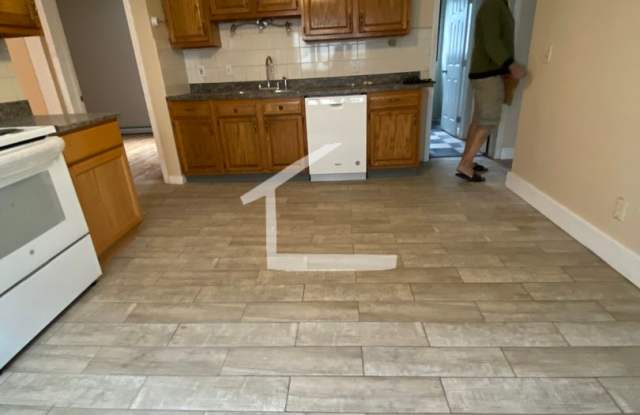Huge 2nd floor recently renovated unit photos photos