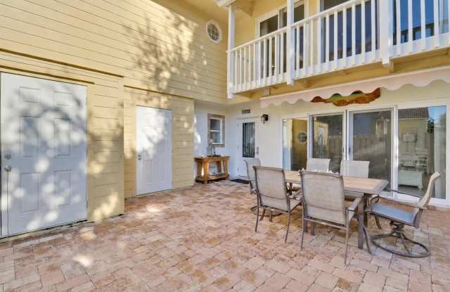 232 SEABREEZE Circle Gallery 3