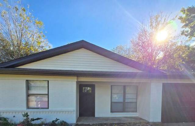 1706 West Hunt Street - 1706 West Hunt Street, Sherman, TX 75092