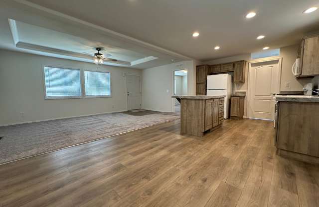 Gated Brand New 3-Bedroom Mobile Home in Prime La Loma District Gallery 4