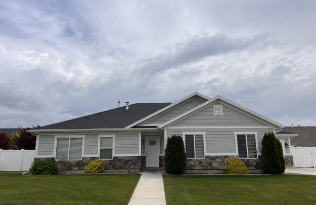 611 West 650 South photos photos