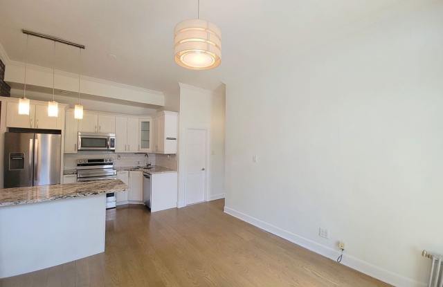 176 Meserole St photos photos