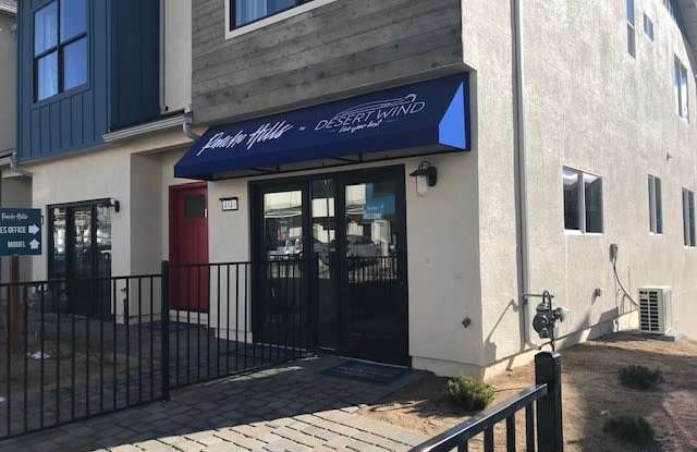 Three story townhouse near UNR.<b><br><br> photos photos