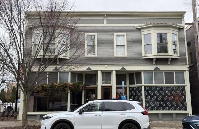 638 Wealthy Street SE photos photos