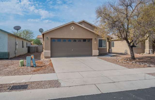 Spacious 3-Bed Tucson Rental with Garage  Patio in Desert View HOA photos photos