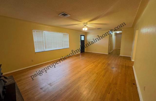 3 Bedroom, 2 Bath Home Near Baxter Regional Hospital Gallery 4