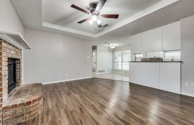 919 Meadow Circle N Gallery 4