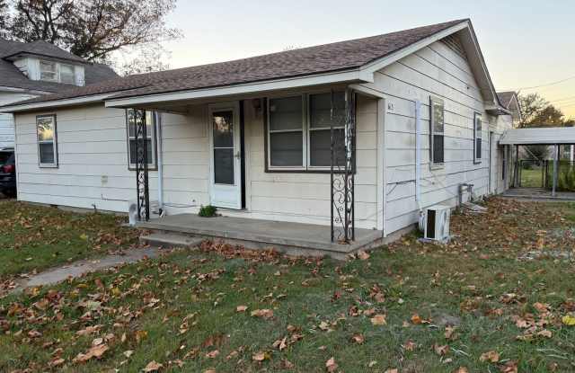 Freshly Painted 4 Bedroom Bungalow/ Vouchers Welcome photos photos