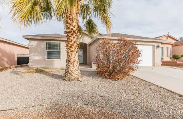 Spacious 3 Bedroom 2 Bath Home in Quiet Neighborhood photos photos
