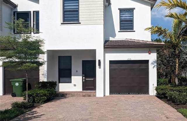 235 SW 159th Ter photos photos