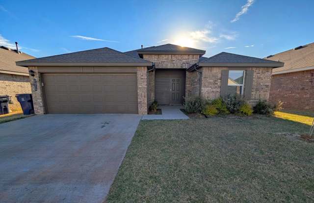 Newer 3/2 in Mustang Schools photos photos