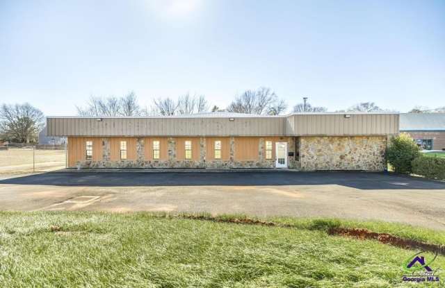 2002 Elberta Road photos photos