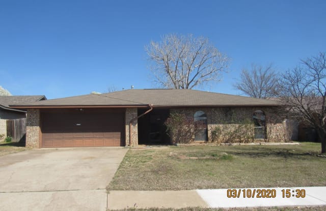 710 SW Chaucer Dr - 710 Southwest Chaucer Drive, Lawton, OK 73505