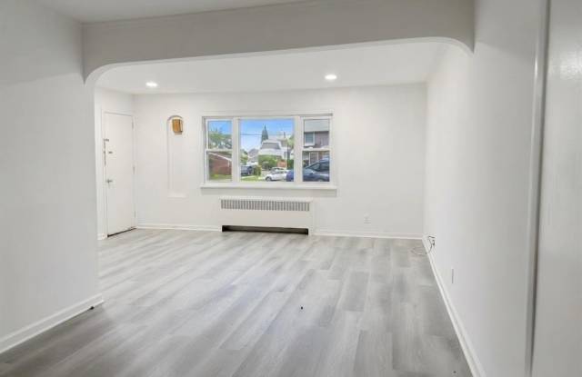 754 Kingsland Avenue photos photos