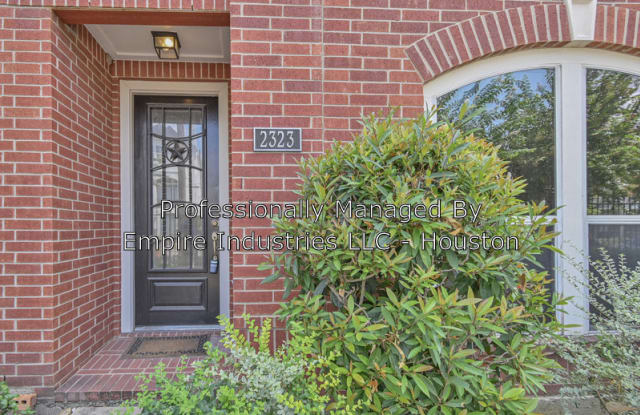 2323 Hutchins St - 2323 Hutchins Street, Houston, TX 77004