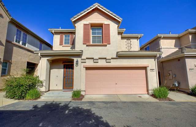 Experience the Best of Lincoln Crossing Living! photos photos