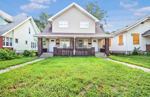 1027 Blaine Ave photos photos