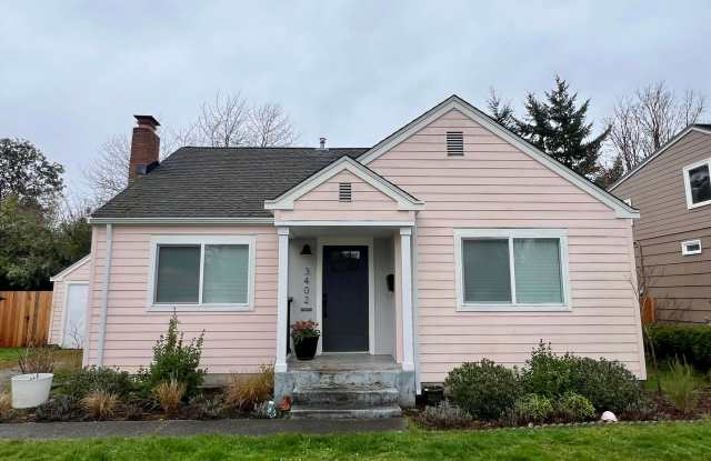 Charming 2 BD + Studio (Water Included) photos photos