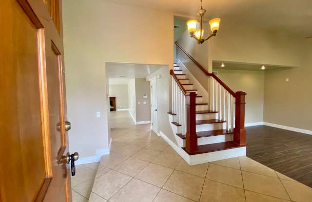 Beautiful 3bed 2.5bath + large loft Oxnard home photos photos