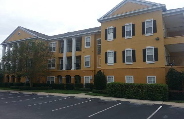 Newly Renovated 2/2 with outside storage room Gallery 3