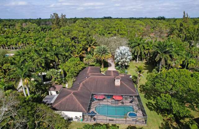 15200 Timberlane Place Gallery 4