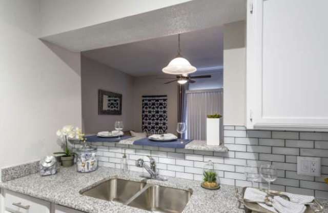 1562 NW Crossroads Gallery 4