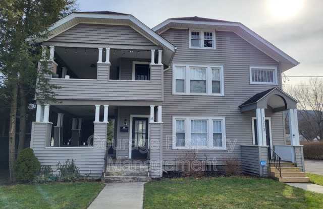 1213 W Water St photos photos