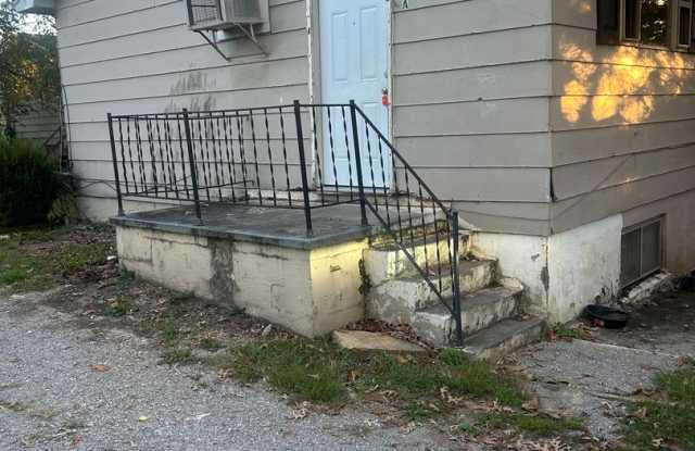 Knoxville 37917 - 1 bedroom, 1 bath Apartment - Contact Lisa Vineyard or Shannon Russell at 865-216-9334 photos photos