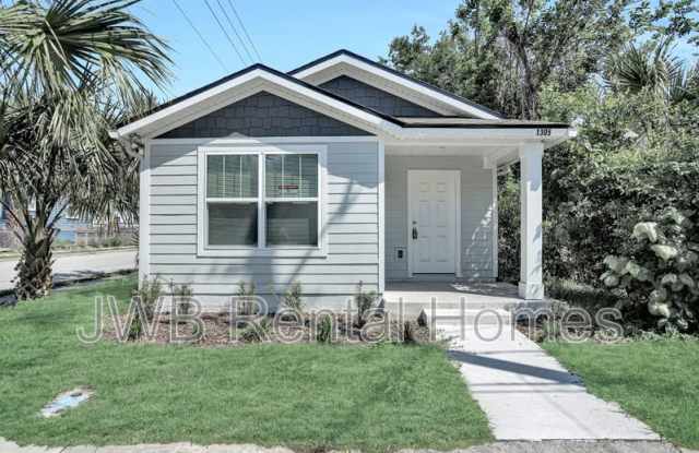 1305 3rd St E - 1305 East 3rd Street, Jacksonville, FL 32206