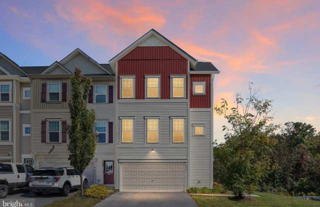 100 SPLENDOR GARDEN Way Gallery 2
