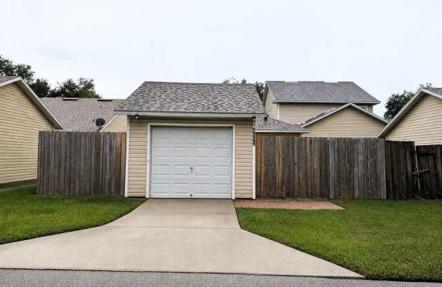 Adorable 2 bedrooms 2 baths recently remodeled rental home available in Groveland photos photos Adorable 2 bedrooms 2 baths recently remodeled rental home available in Groveland photos photos